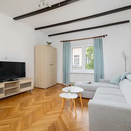 Prusa Stylish Close To The Center Of Cracow By Renters Apartman *