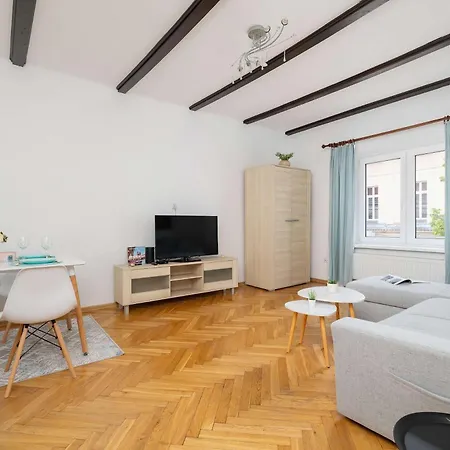 Prusa Stylish Close To The Center Of Cracow By Renters *