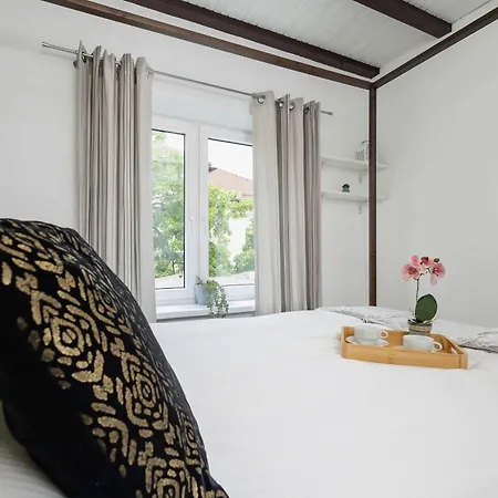 Prusa Stylish Close To The Center Of Cracow By Renters *