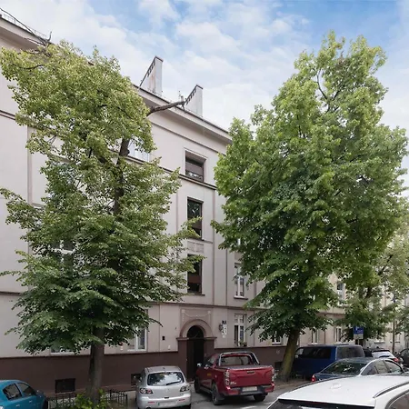 Prusa Stylish Close To The Center Of Cracow By Renters